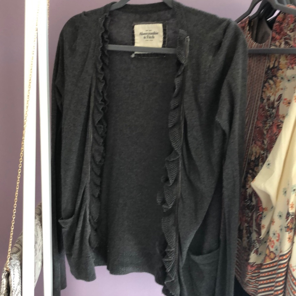 ABERCROMBIE GREY CARDIGAN